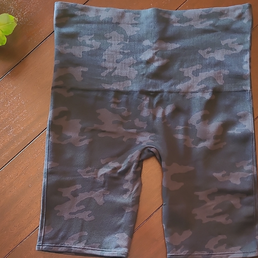 SPANX Gray and Black Shapewear Intimates